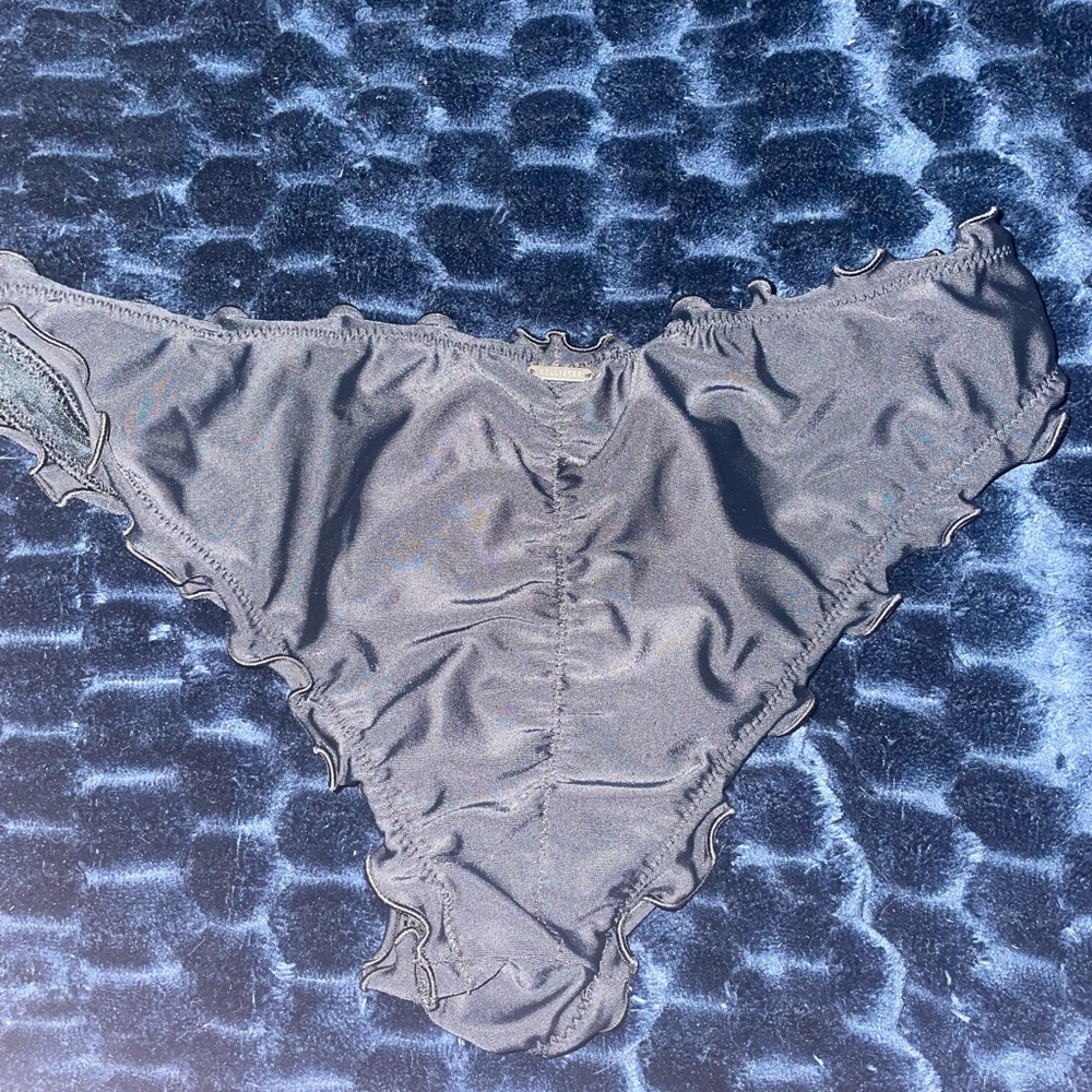 Hollister Ruffle Bikini Bottom - Picture 3 of 3